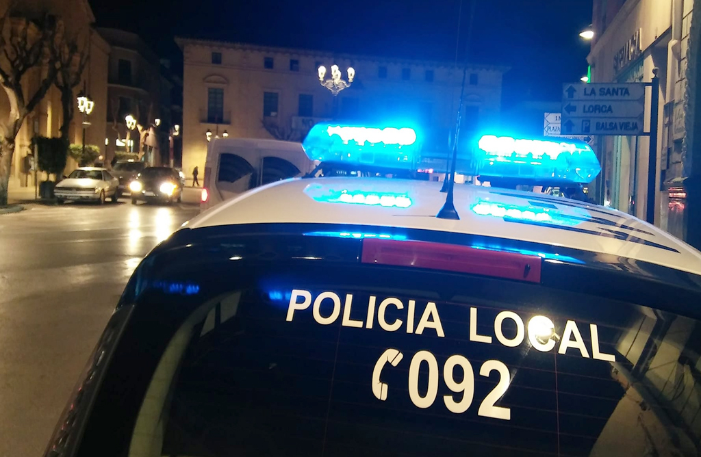 Se busca un vehículo que huyó tras herir gravemente a la conductora de un patinete